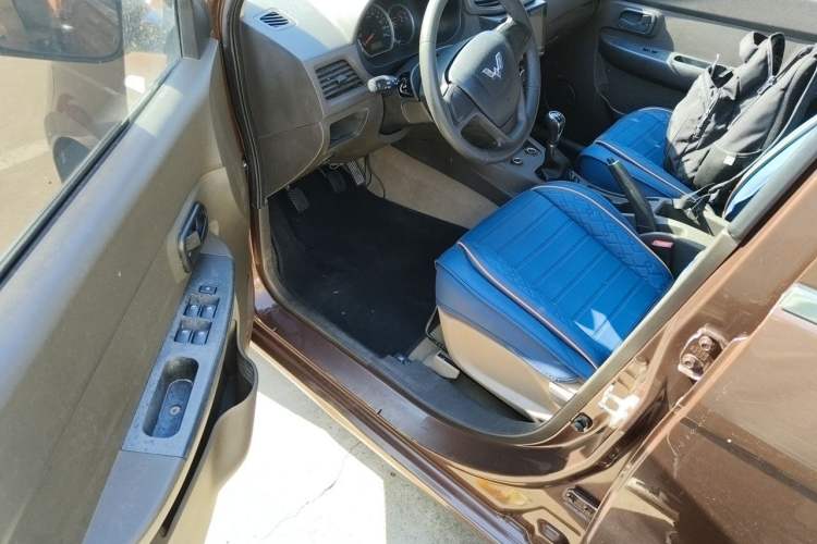 Used Wuling Hongguang 2014 1.5L S Standard Version Driver Seat