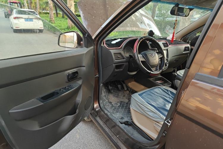Used Wuling Hongguang 2014 1.5L S Standard Version Driver Seat