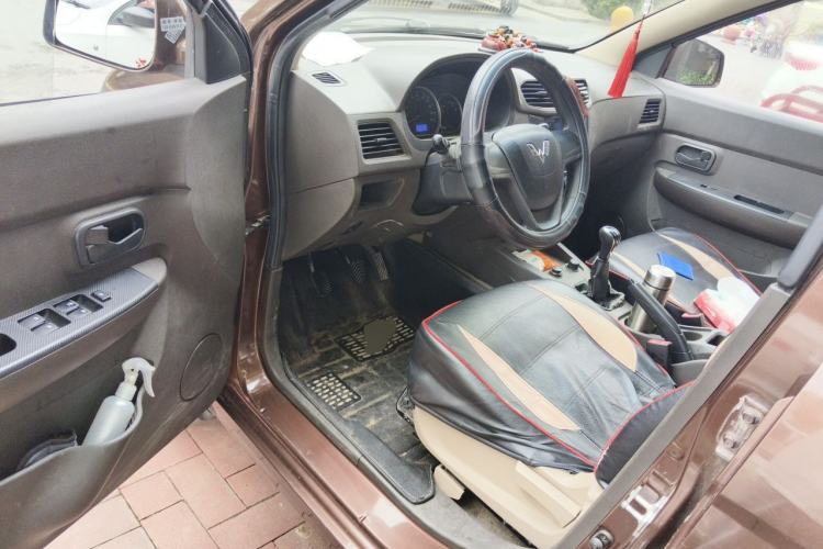 Used Wuling Hongguang 2014 1.5L S Standard Version Driver Seat