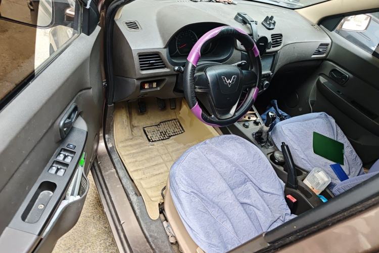 Used Wuling Hongguang 2014 1.5L S Standard Version Driver Seat