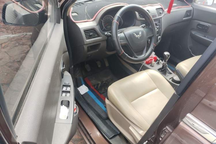 Used Wuling Hongguang 2014 1.5L S Standard Version Driver Seat