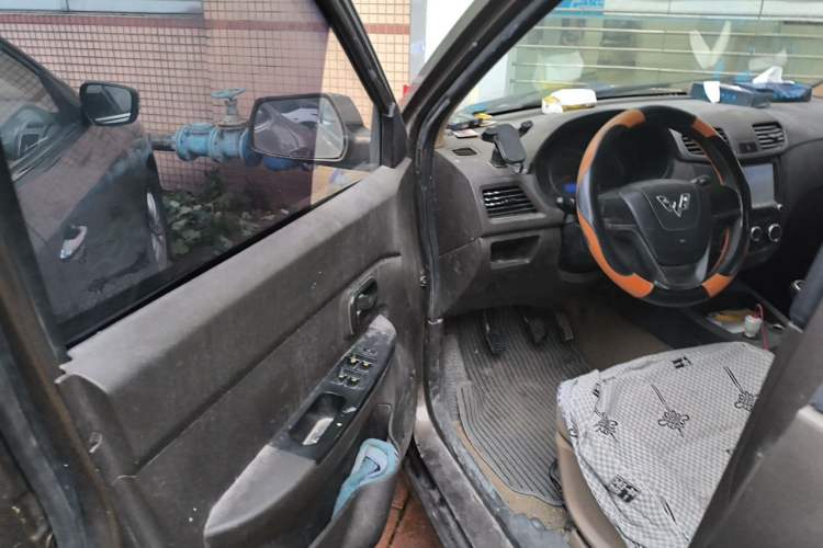 Used Wuling Hongguang 2014 1.5L S Standard Version Driver Seat