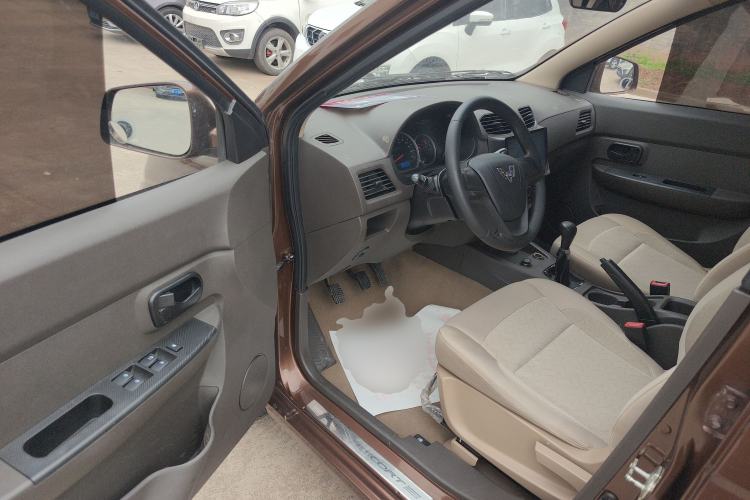 Used Wuling Hongguang 2014 1.5L S Standard Version Driver Seat