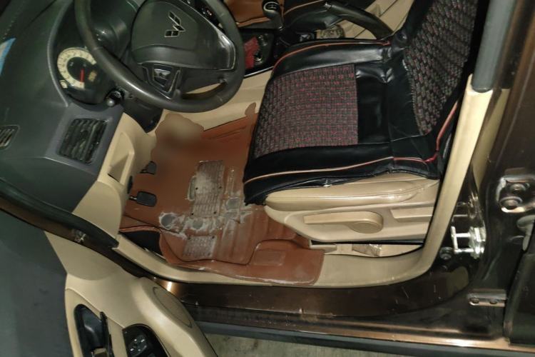 Used Wuling Hongguang 2014 1.5L S Luxury Model Driver Seat