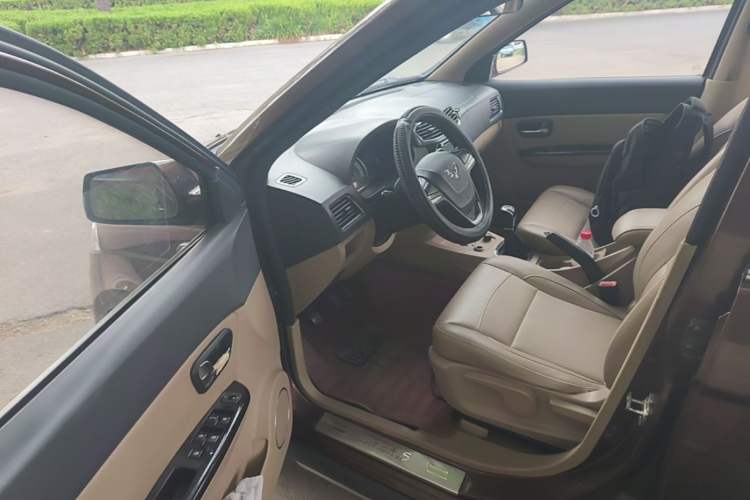 Used Wuling Hongguang 2014 1.5L S Comfort Model Driver Seat