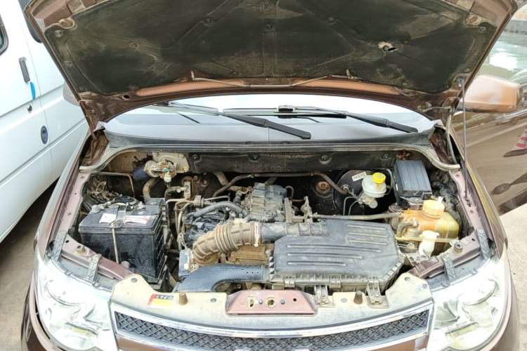 Used Wuling Hongguang 2014 1.5L S Standard Version Engine Bay
