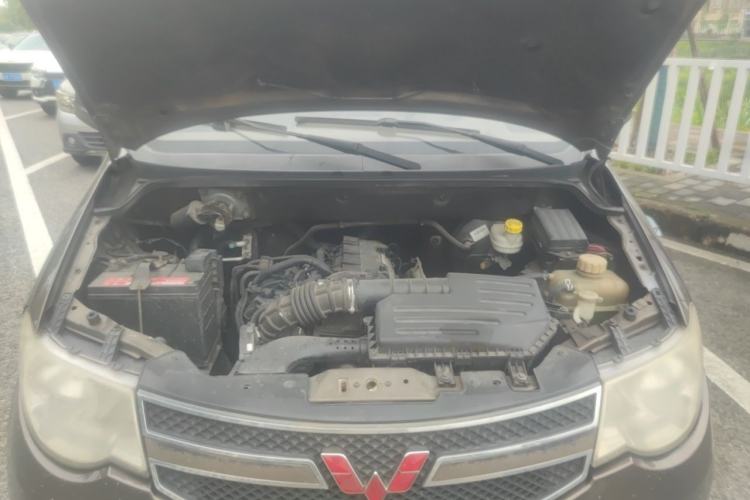 Used Wuling Hongguang 2014 1.5L S Standard Version Engine Bay