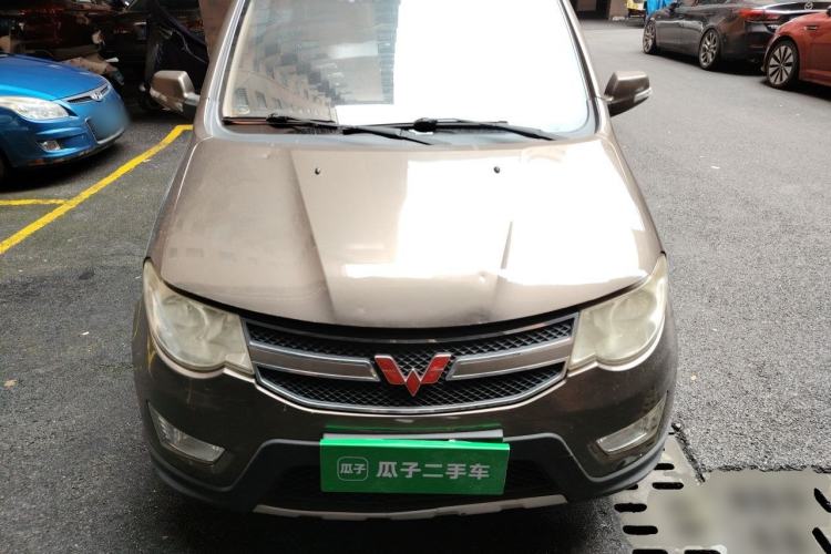 Used Wuling Hongguang 2014 1.5L Standard Version Engine Bay