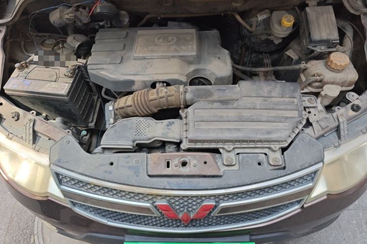 Used Wuling Hongguang 2014 1.5L S Luxury Model Engine Bay