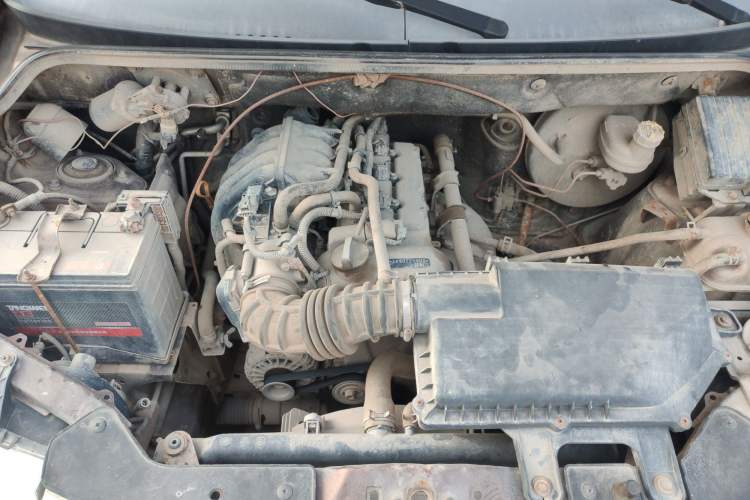 Used Wuling Hongguang 2014 1.2L S Standard Version China IV Standard Engine Bay