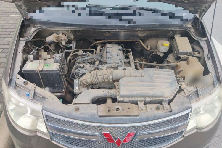 Used Wuling Hongguang 2014 1.5L S Standard Version Engine Bay