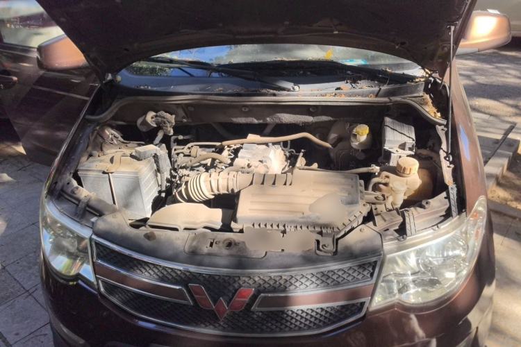 Used Wuling Hongguang 2014 1.5L S Standard Version Engine Bay