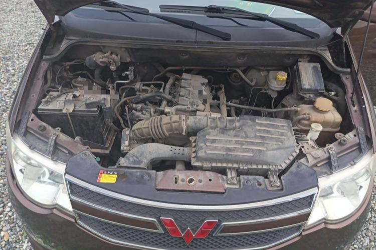 Used Wuling Hongguang 2014 1.5L S Standard Version Engine Bay