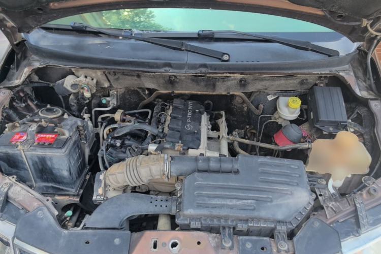 Used Wuling Hongguang 2014 1.5L S Standard Version Engine Bay