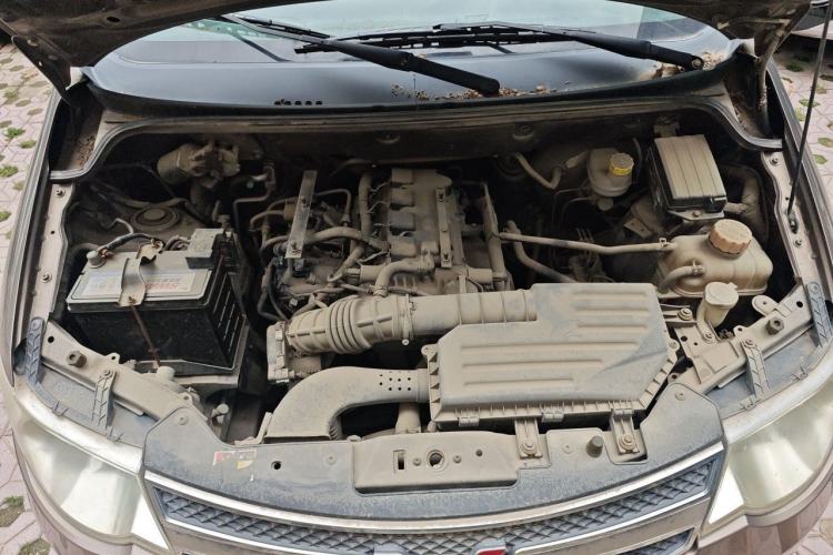 Used Wuling Hongguang 2014 1.5L S Luxury Model Engine Bay