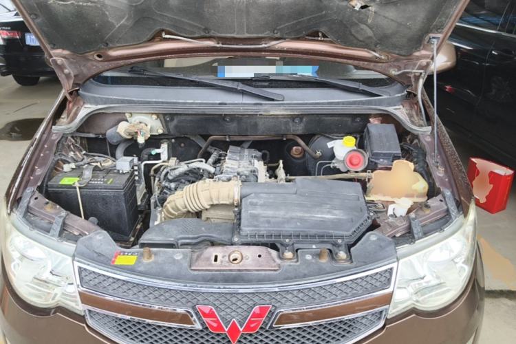 Used Wuling Hongguang 2014 1.5L S Standard Version Engine Bay