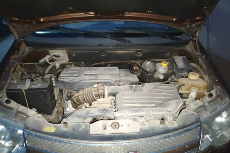 Used Wuling Hongguang 2014 1.5L S Luxury Model Engine Bay
