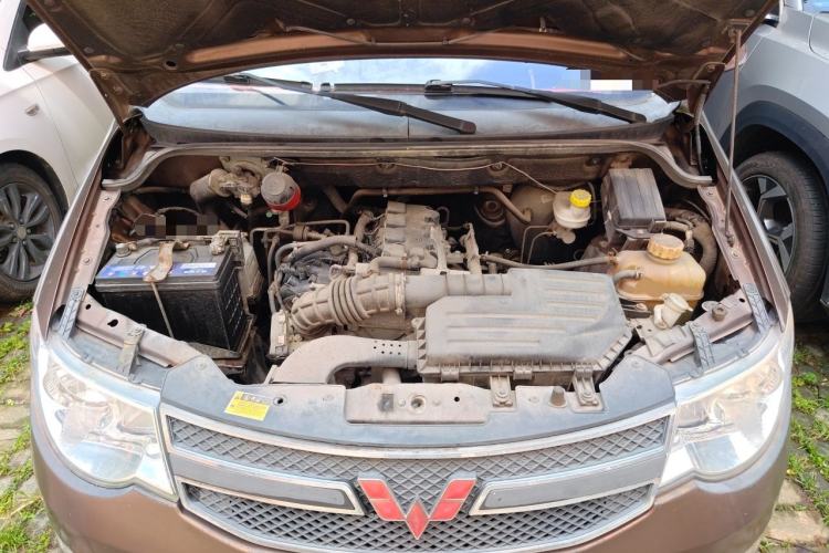 Used Wuling Hongguang 2014 1.5L S Standard Version Engine Bay