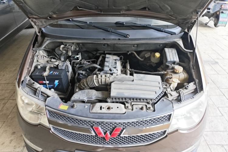 Used Wuling Hongguang 2014 1.5L S Comfort Model Engine Bay
