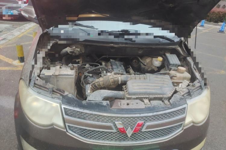 Used Wuling Hongguang 2014 1.5L S Standard Version Engine Bay