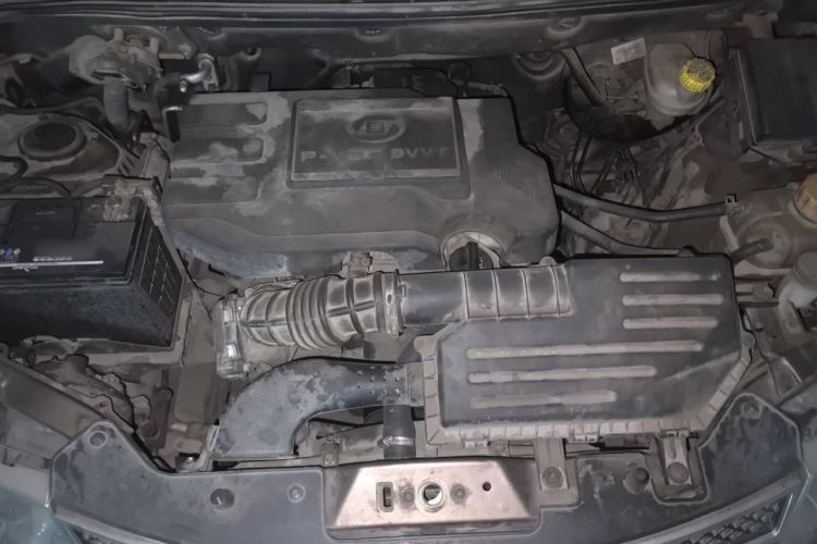 Used Wuling Hongguang 2014 1.5L S Luxury Model Engine Bay
