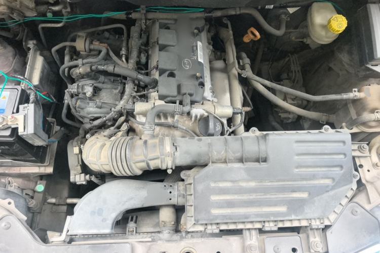 Used Wuling Hongguang 2014 1.5L S Automatic Comfort Edition Engine Bay
