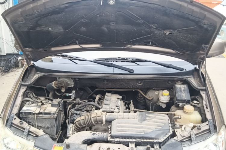 Used Wuling Hongguang 2014 1.5L S Standard Version Engine Bay