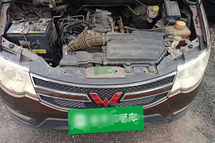 Used Wuling Hongguang 2014 1.5L S Comfort Model Engine Bay