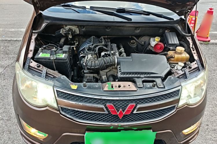 Used Wuling Hongguang 2014 1.2L S Standard Version China IV Standard Engine Bay