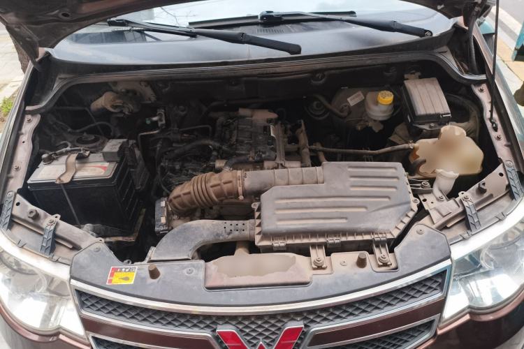 Used Wuling Hongguang 2014 1.5L S Comfort Model Engine Bay
