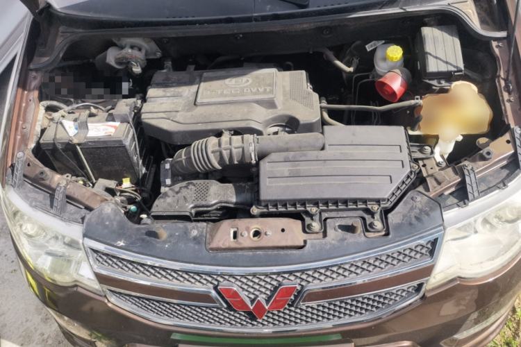 Used Wuling Hongguang 2014 1.5L S Standard Version Engine Bay