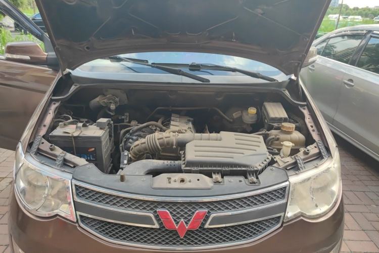 Used Wuling Hongguang 2014 1.5L S Comfort Model Engine Bay