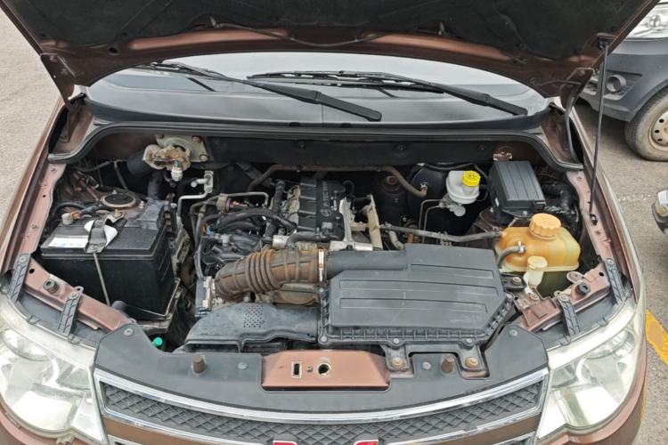 Used Wuling Hongguang 2014 1.5L S Comfort Model Engine Bay