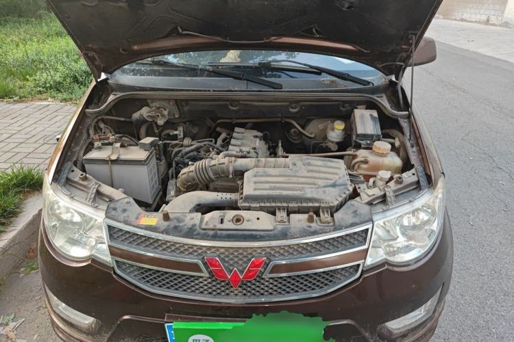 Used Wuling Hongguang 2014 1.5L S Standard Version Engine Bay
