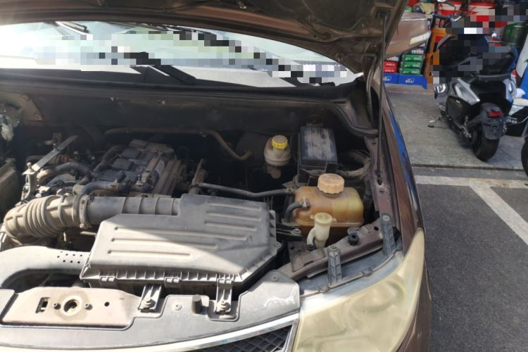 Used Wuling Hongguang 2014 1.5L S Luxury Model Engine Bay Left