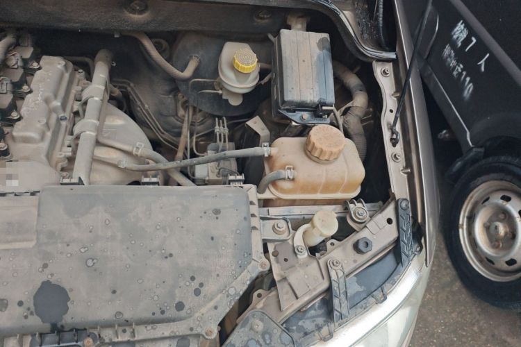 Used Wuling Hongguang 2014 1.2L S Comfort Model China IV Engine Bay Left