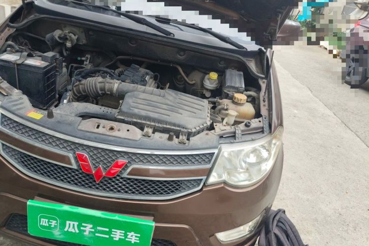 Used Wuling Hongguang 2014 1.5L S Standard Version Engine Bay Left