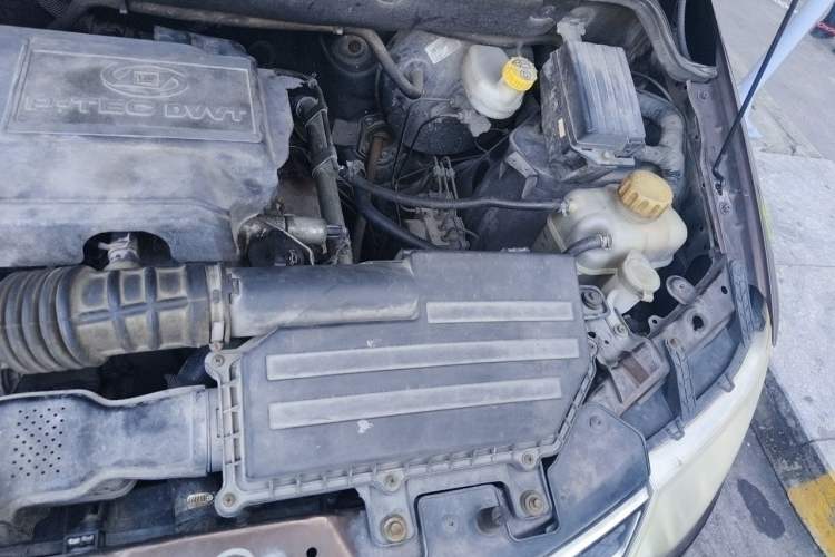Used Wuling Hongguang 2014 1.5L S Luxury Model Engine Bay Left