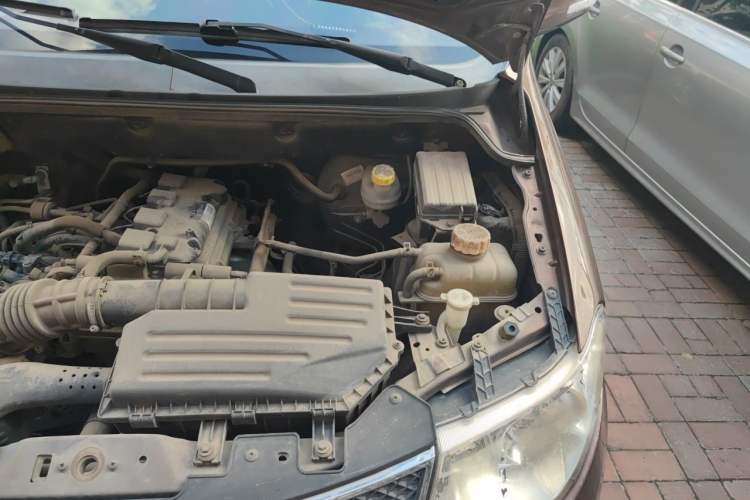 Used Wuling Hongguang 2014 1.5L S Comfort Model Engine Bay Left