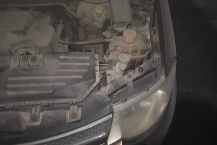 Used Wuling Hongguang 2014 1.5L S Luxury Model Engine Bay Left