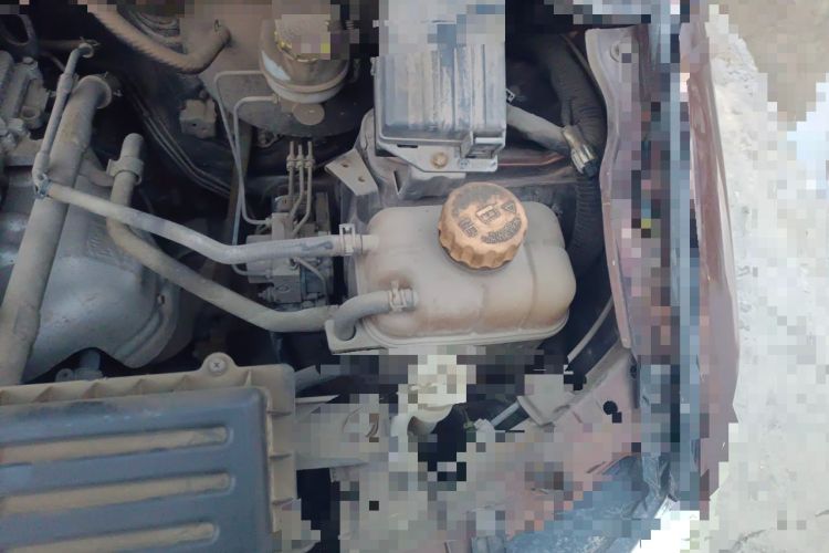 Used Wuling Hongguang 2014 1.5L S Automatic Comfort Edition Engine Bay Left