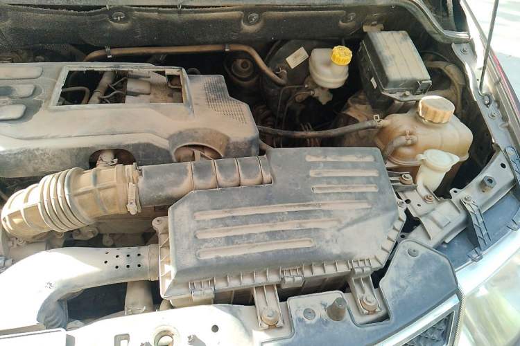 Used Wuling Hongguang 2014 1.5L S Luxury Model Engine Bay Left