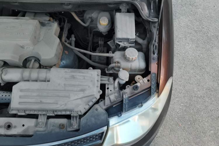 Used Wuling Hongguang 2014 1.5L S Luxury Model Engine Bay Left