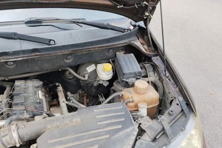 Used Wuling Hongguang 2014 1.5L S Comfort Model Engine Bay Left