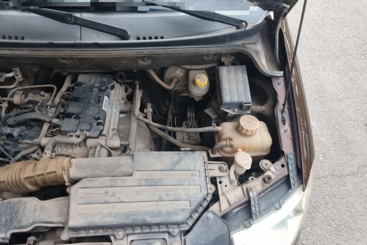 Used Wuling Hongguang 2014 1.5L S Comfort Model Engine Bay Left