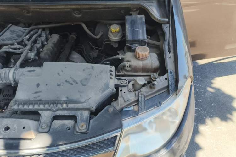 Used Wuling Hongguang 2014 1.2L Base Model China IV Engine Bay Left