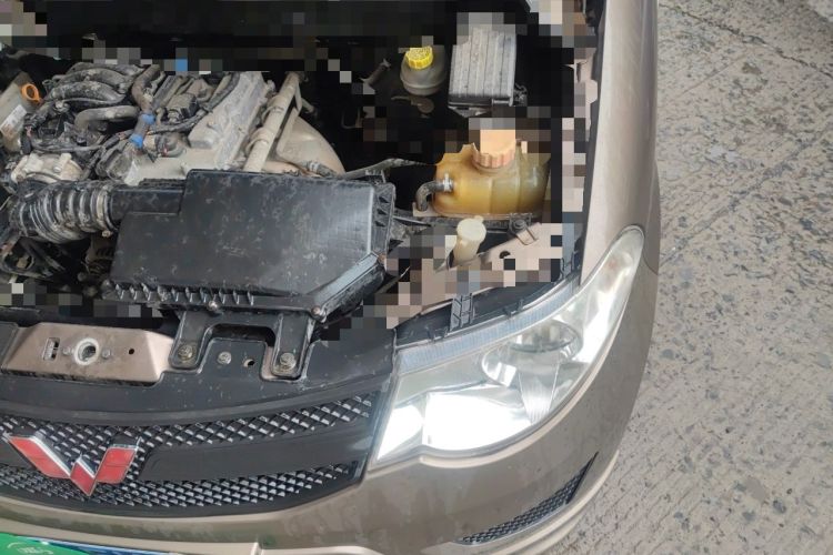 Used Wuling Hongguang 2014 1.2L Base Model China IV Engine Bay Left