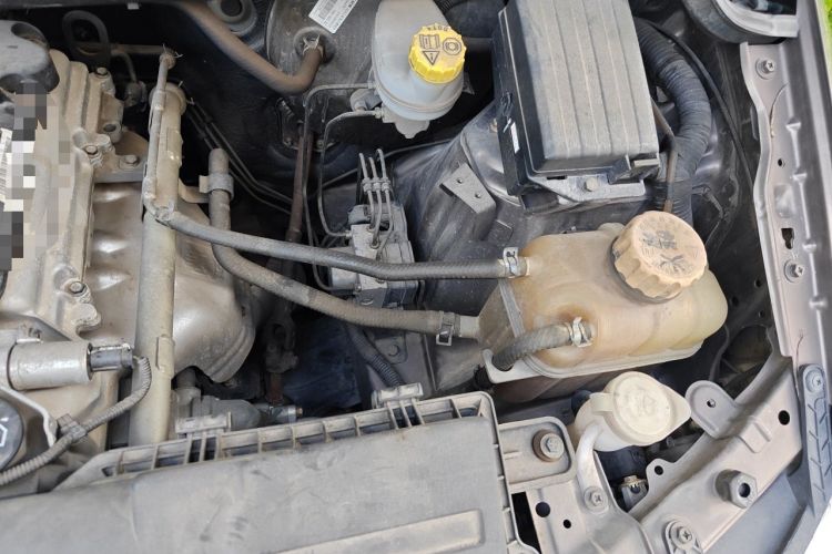 Used Wuling Hongguang 2014 1.5L S Comfort Model Engine Bay Left