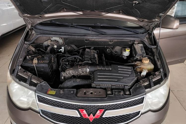 Used Wuling Hongguang 2014 1.5L S Standard Version Engine Bay