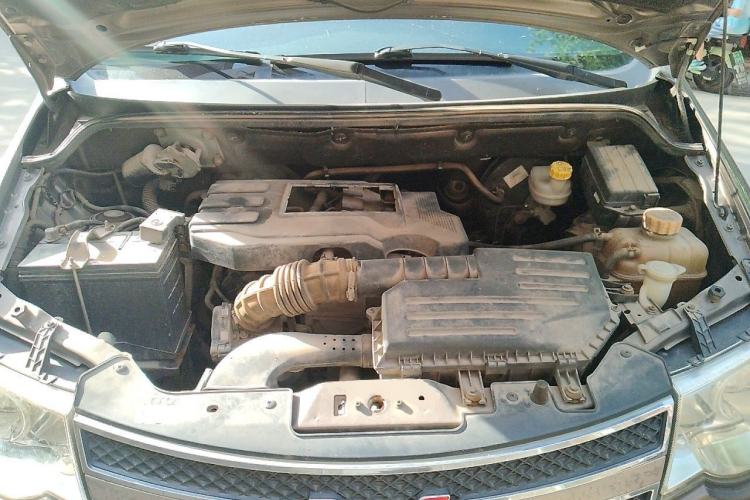 Used Wuling Hongguang 2014 1.5L S Luxury Model Engine Bay